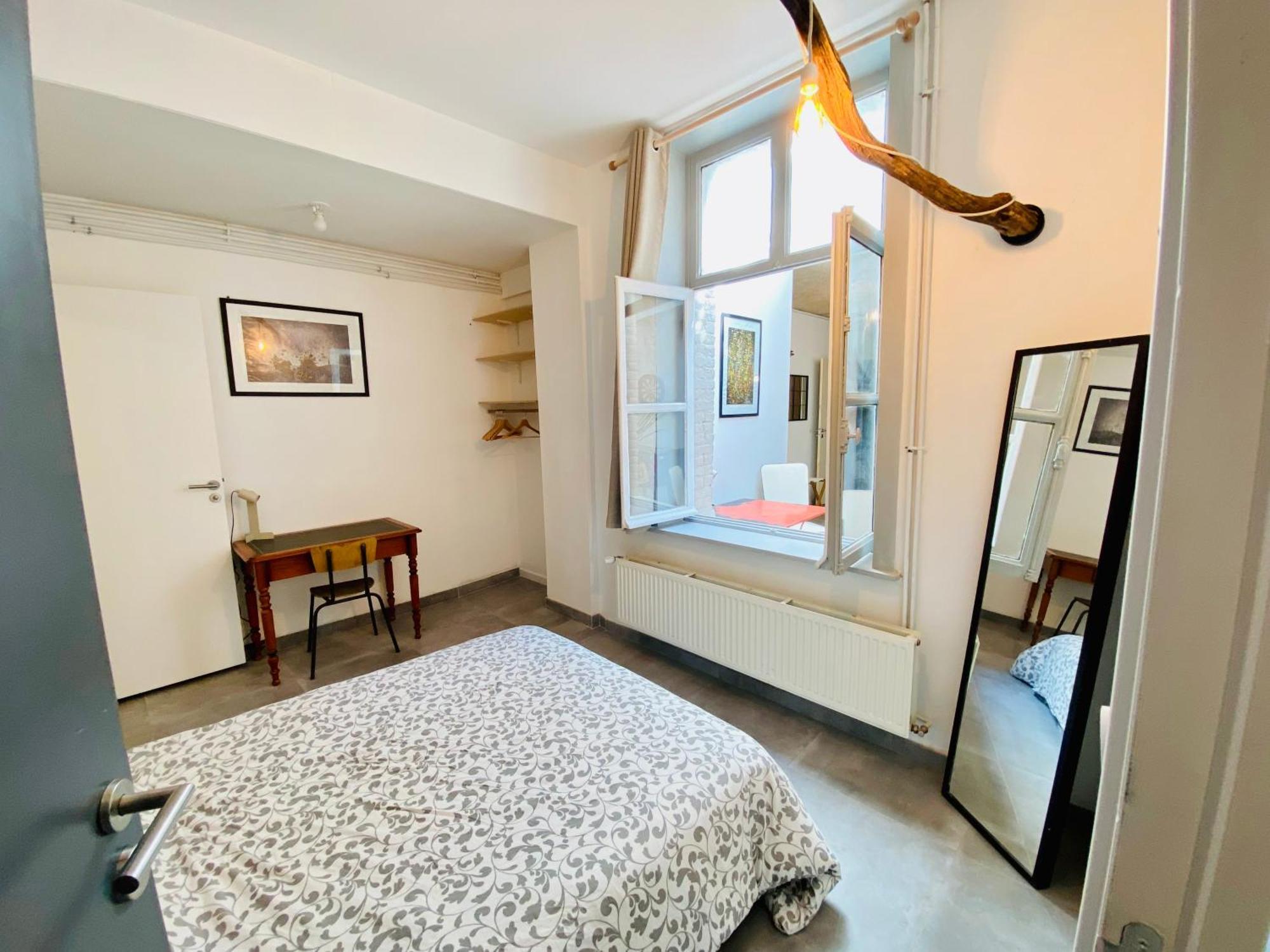 Oasis Urbaine - Spacieux Et Calme Avec Patio ลีลล์ ภายนอก รูปภาพ