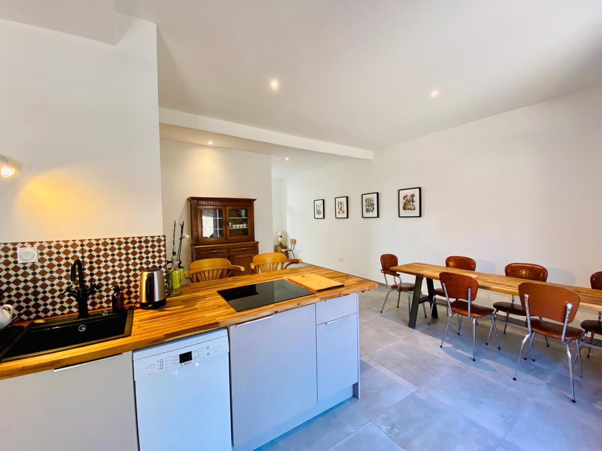 Oasis Urbaine - Spacieux Et Calme Avec Patio ลีลล์ ภายนอก รูปภาพ