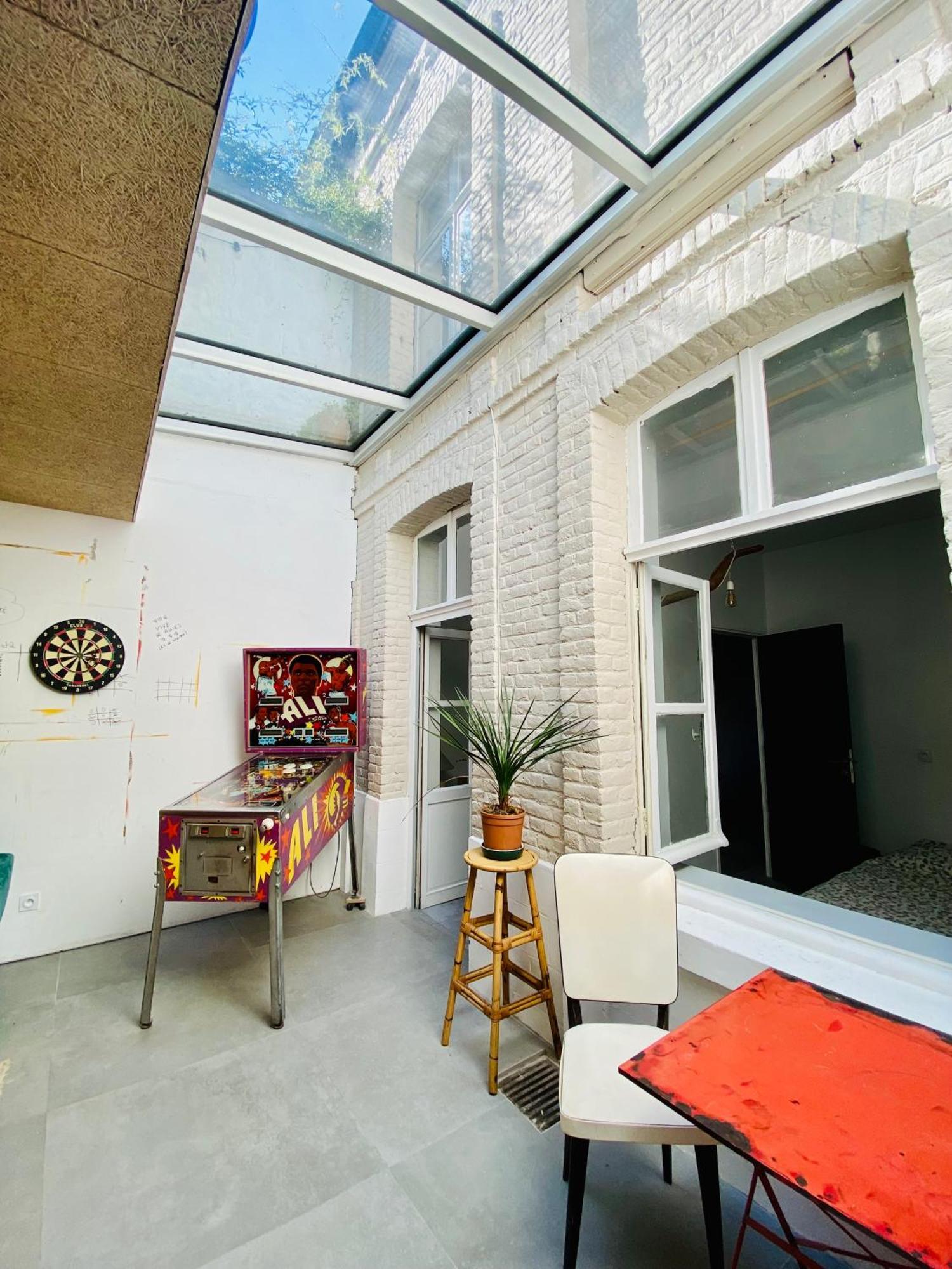 Oasis Urbaine - Spacieux Et Calme Avec Patio ลีลล์ ภายนอก รูปภาพ